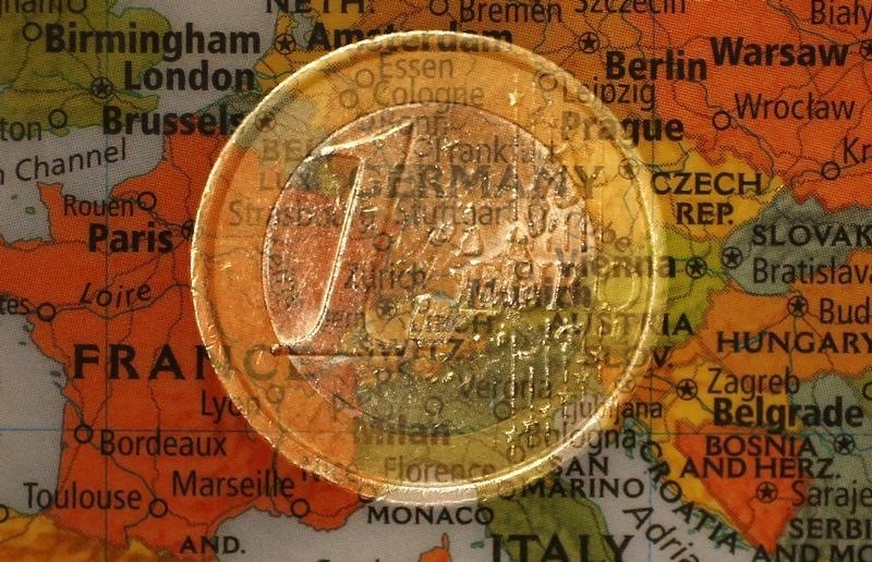 Германская Vonovia договорилась о приобретении конкурирующей Deutsche Wohnen 19 млрд евро. Германская Vonovia договорилась о приобретении конкурирующей Deutsche Wohnen 19 млрд евро.