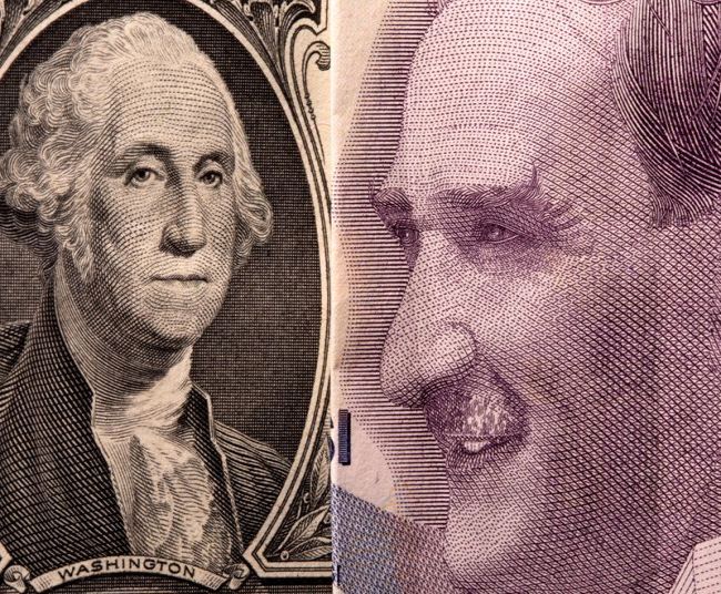 EMERGING MARKETS-Лира упала до нового исторического минимума, другие валюты EM отступают от пиков EMERGING MARKETS-Лира упала до нового исторического минимума, другие валюты EM отступают от пиков