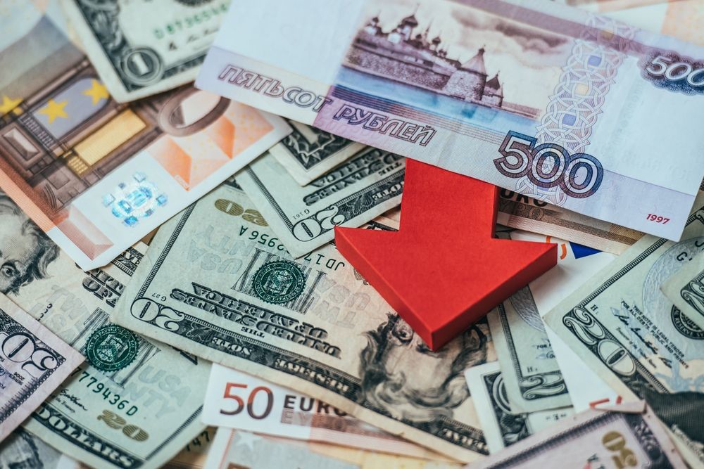 Рубль не выдержал давления нескольких факторов Рубль не выдержал давления нескольких факторов