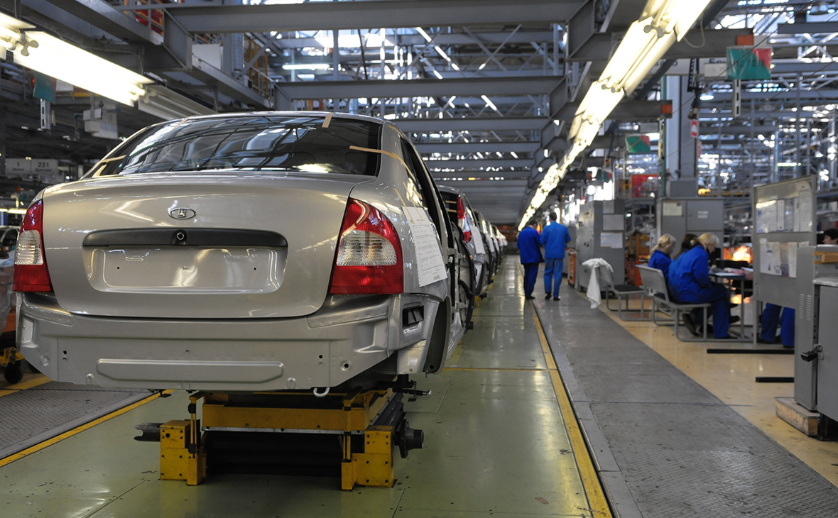 «АвтоВАЗ» на день приостановит выпуск некоторых моделей Lada и Renault «АвтоВАЗ» на день приостановит выпуск некоторых моделей Lada и Renault