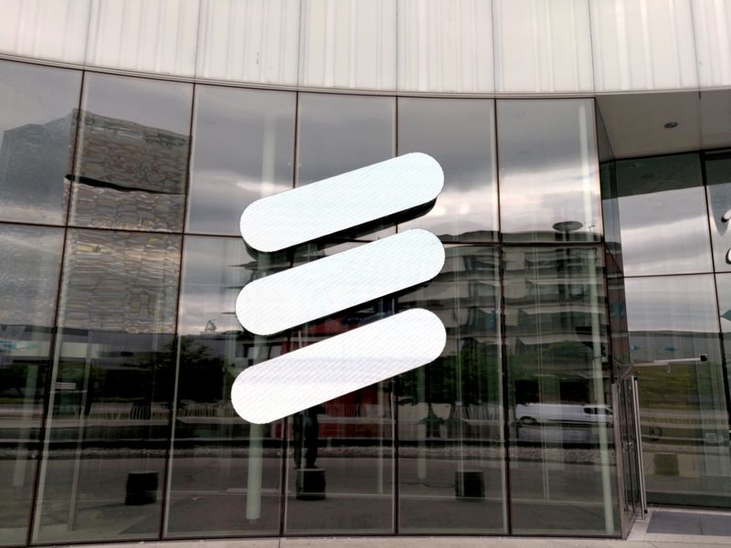 Ericsson отчиталась о прибыли за 2 кв ниже прогноза, акции падают