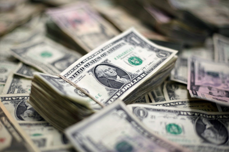 За первые пять минут торгов курс доллара США повысился до 73,9149 руб. За первые пять минут торгов курс доллара США повысился до 73,9149 руб.