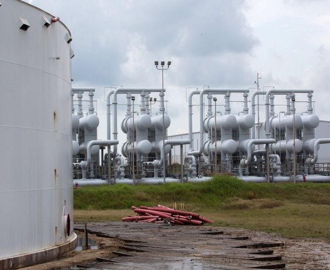 Цена нефти Brent превысила $75 благодаря сокращению запасов в США Цена нефти Brent превысила $75 благодаря сокращению запасов в США