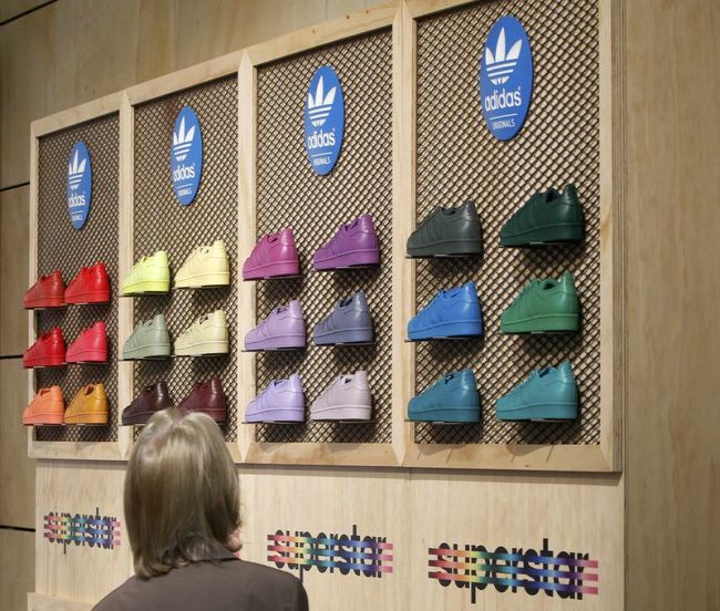 Adidas согласилась продать Reebok за $2,5 млрд Adidas согласилась продать Reebok за $2,5 млрд
