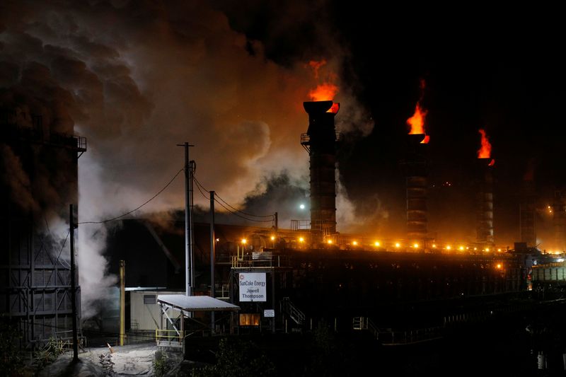 Кокс и коксующийся уголь в Китае подорожали до рекордов из-за опасений о поставках