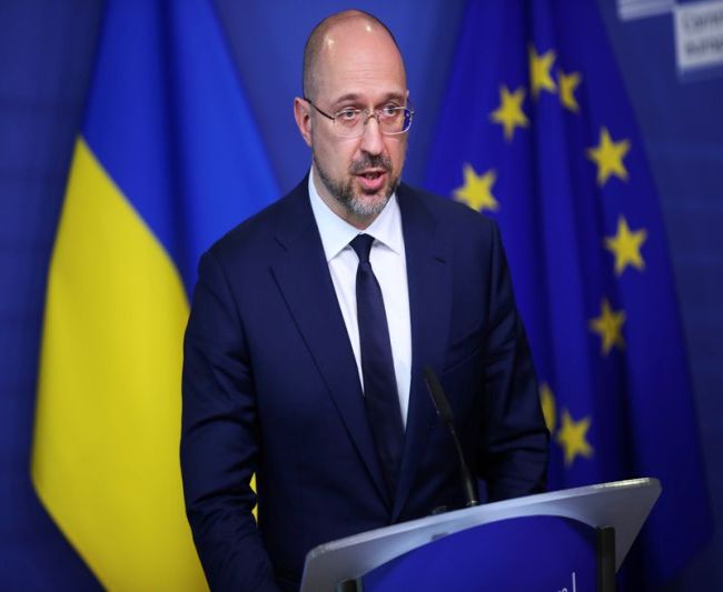 Украина договорилась со Всемирным банком о двух кредитах на $411 млн - премьер-министр Украина договорилась со Всемирным банком о двух кредитах на $411 млн - премьер-министр