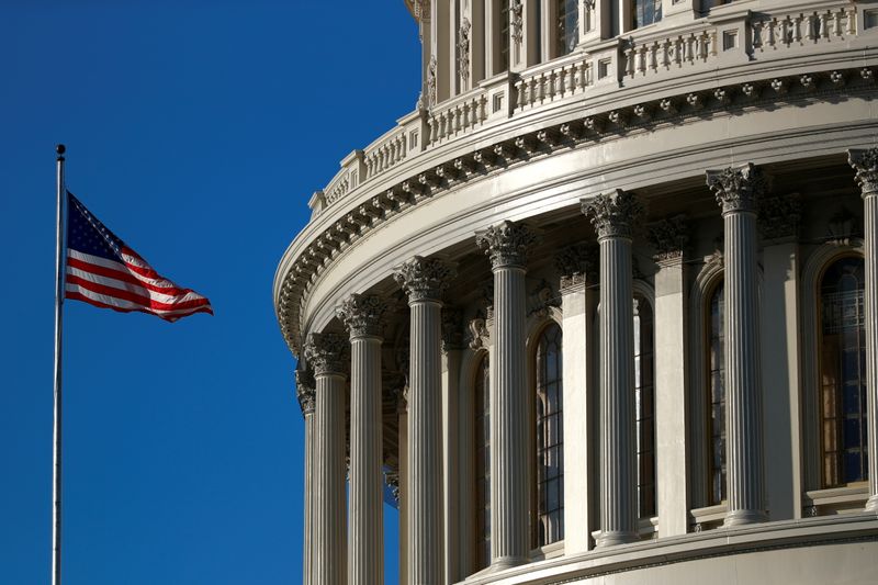 Демократы намерены провести через Конгресс повышение лимита госдолга США к 1 окт