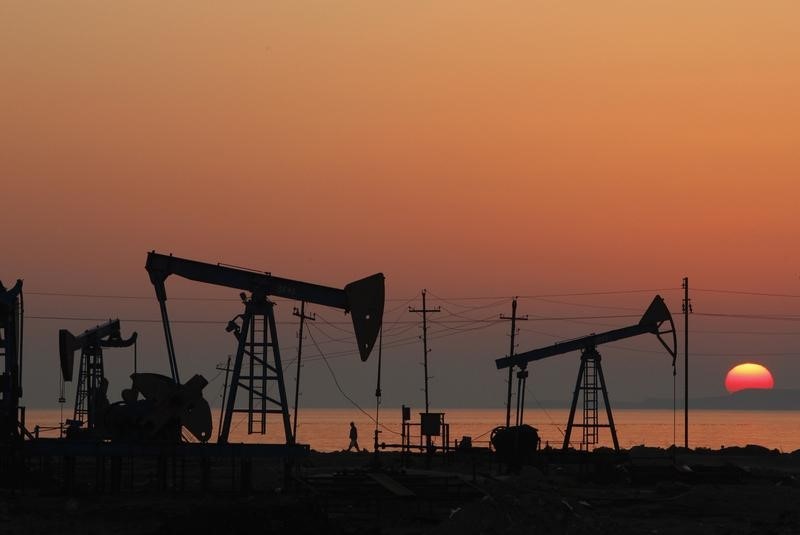 Цены на нефть умеренно растут, Brent - $79,39 за баррель