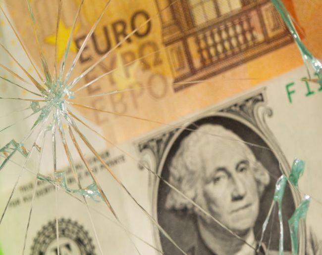 Доходность бондов еврозоны достигла пика с июня из-за инфляционных опасений Доходность бондов еврозоны достигла пика с июня из-за инфляционных опасений