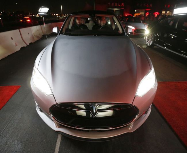 Продажи Tesla в КНР составили почти 50% от американских Продажи Tesla в КНР составили почти 50% от американских