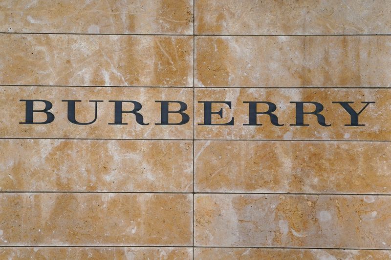 Burberry подешевела на 10% из-за локдаунов и падения продаж Burberry подешевела на 10% из-за локдаунов и падения продаж