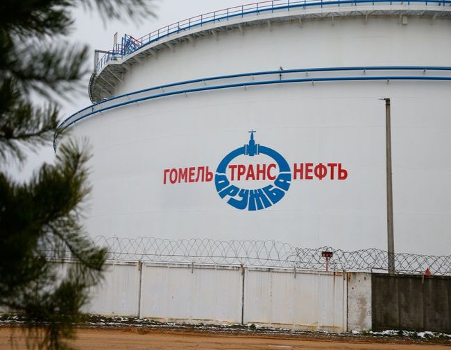Гомельтранснефть ограничил прокачку нефти по Дружбе в Польшу на 3 суток из-за внепланового ремонта--ТАСС Гомельтранснефть ограничил прокачку нефти по Дружбе в Польшу на 3 суток из-за внепланового ремонта--ТАСС