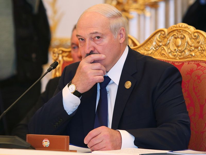 Лукашенко: ЕС не ведет с белорусскими властями переговоров о мигрантах Лукашенко: ЕС не ведет с белорусскими властями переговоров о мигрантах