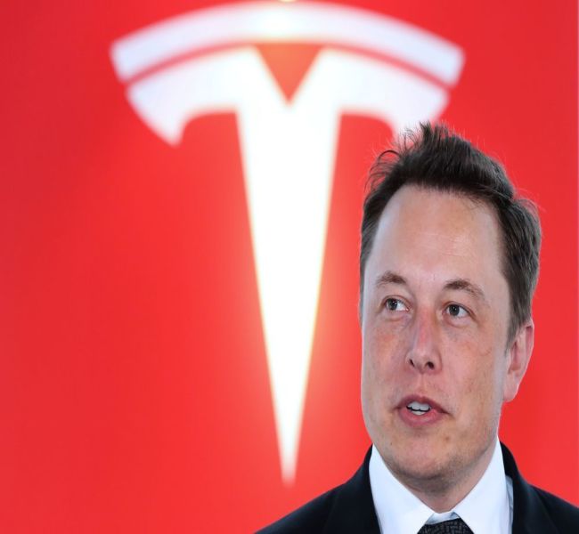 Илон Маск продолжает продавать акции. А что Tesla? Илон Маск продолжает продавать акции. А что Tesla?