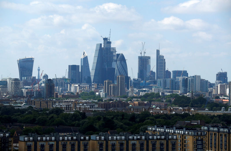 Цены на жилье в Британии выросли рекордными темпами с 2006 года Цены на жилье в Британии выросли рекордными темпами с 2006 года