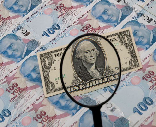 Центробанки Турции и ОАЭ подписали соглашение о валютном свопе на сумму $5 млрд на три года Центробанки Турции и ОАЭ подписали соглашение о валютном свопе на сумму $5 млрд на три года