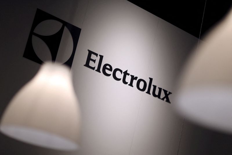 Квартальная прибыль Electrolux упала из-за проблем с цепочкой поставок Квартальная прибыль Electrolux упала из-за проблем с цепочкой поставок