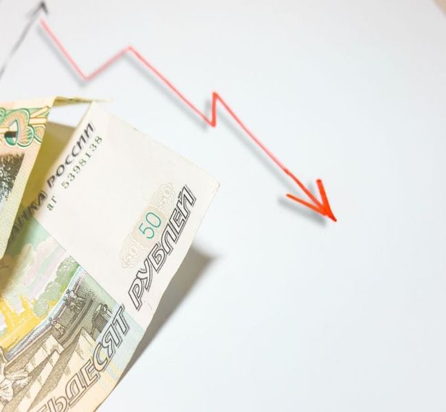 Рубль резко снизился на фоне решения ЦБ Рубль резко снизился на фоне решения ЦБ