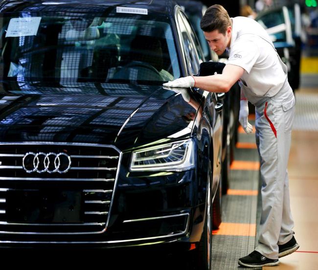 BMW и Audi приостановили железнодорожные поставки автомобилей в Китай BMW и Audi приостановили железнодорожные поставки автомобилей в Китай