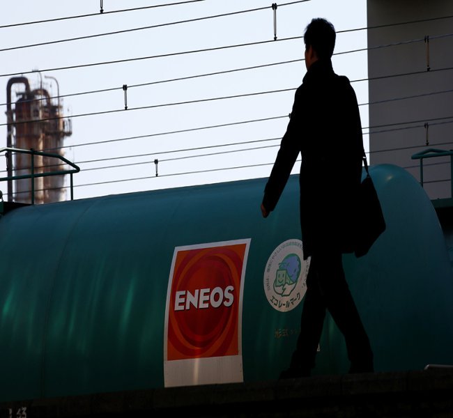 Японская компания Eneos прекратила импорт нефти из России Японская компания Eneos прекратила импорт нефти из России