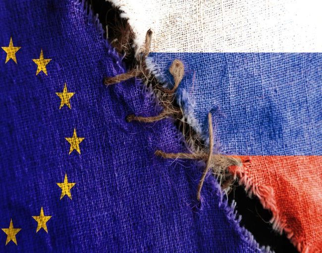 Золото из России может попасть под удар новых санкций ЕС Золото из России может попасть под удар новых санкций ЕС