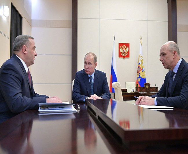 Bloomberg: в России впервые с 1918 года произошел дефолт Bloomberg: в России впервые с 1918 года произошел дефолт