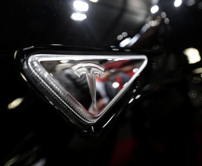 Tesla приостановит работу своих заводов в Китае и Германии Tesla приостановит работу своих заводов в Китае и Германии