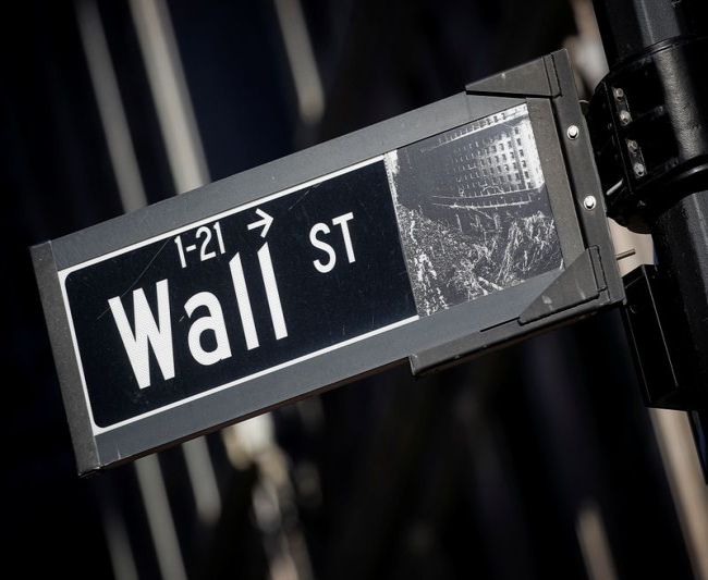     , Dow Jones  2,43%