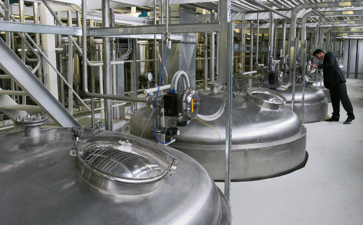 Альфа-банк подал еще пять исков против производителя «Русского стандарта» Альфа-банк подал еще пять исков против производителя «Русского стандарта»