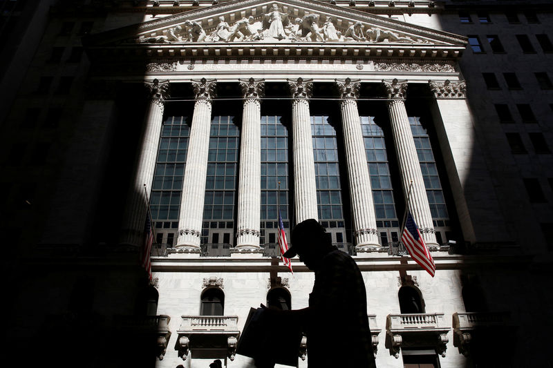 Рынок акций США закрылся разнонаправленно, Dow Jones снизился на 0,42%