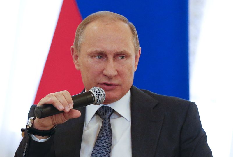 Путин поручил снизить волатильность на фондовом рынке