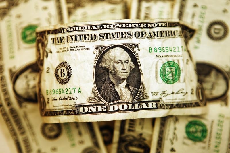 Доллар падает, но пока не все потеряно