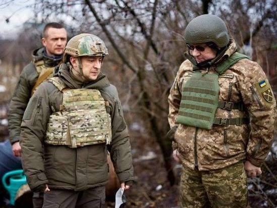 В Сети поиздевались над смешным бронежилетом Зеленского В Сети поиздевались над смешным бронежилетом Зеленского