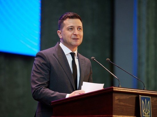 Зеленский подвесил олигархов на крючок с гражданством Зеленский подвесил олигархов на крючок с гражданством