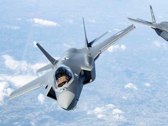 Авиаксперт раскритиковал американский F-35 в сравнении с Су-57 Авиаксперт раскритиковал американский F-35 в сравнении с Су-57