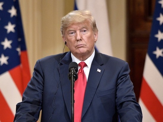 Слова Трампа о падении Байдена на трапе встретили смехом Слова Трампа о падении Байдена на трапе встретили смехом