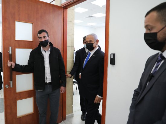 В Израиле начался суд над Нетаньяху: дело может растянуться на годы В Израиле начался суд над Нетаньяху: дело может растянуться на годы