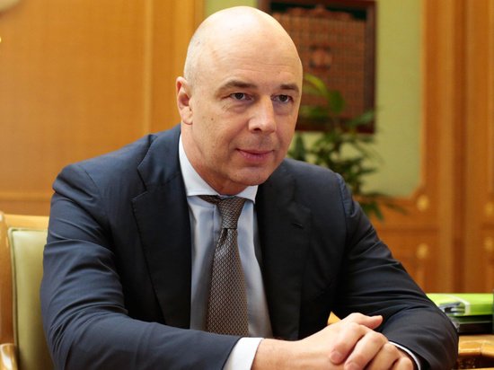 Экономист подверг критике работу ключевого министра России Экономист подверг критике работу ключевого министра России