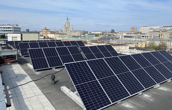 В Москве установили солнечную электростанцию на крыше офисного здания В Москве установили солнечную электростанцию на крыше офисного здания