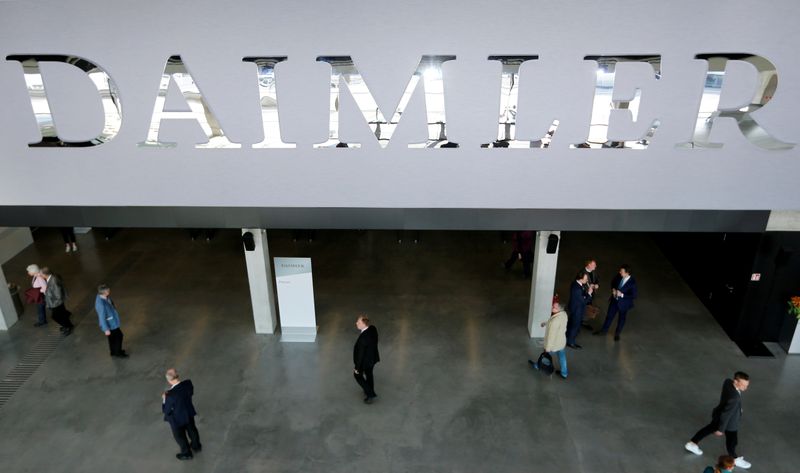 Скорректированная прибыль Daimler во 2 кв превысила прогнозы Скорректированная прибыль Daimler во 2 кв превысила прогнозы