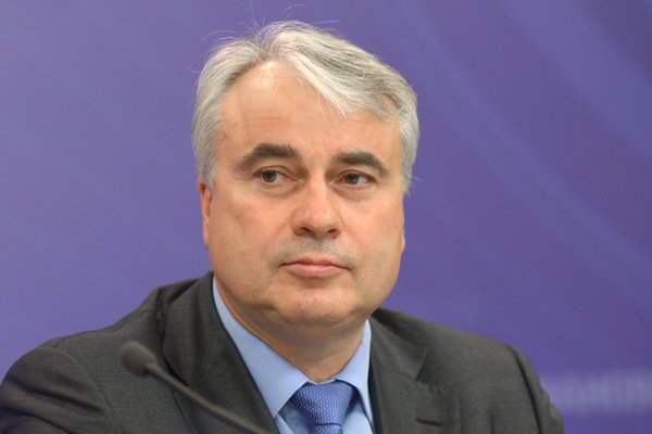 Охранные зоны магистральных трубопроводов и ГРС должны быть сохранены Охранные зоны магистральных трубопроводов и ГРС должны быть сохранены