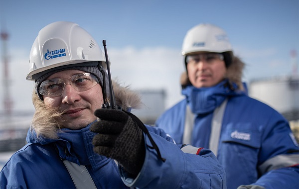 «Газпром нефть» и НЛМК займутся развитием низкоуглеродной энергетики «Газпром нефть» и НЛМК займутся развитием низкоуглеродной энергетики