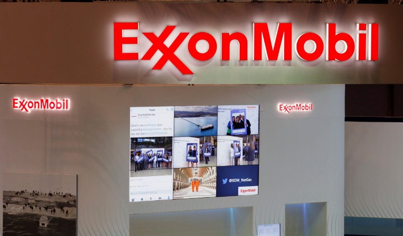Акции нефтяных компаний выросли на премаркете, а Facebook упали Акции нефтяных компаний выросли на премаркете, а Facebook упали