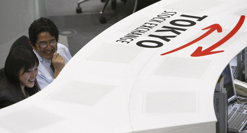Nikkei закрылся в плюсе благодаря ралли техсектора Nikkei закрылся в плюсе благодаря ралли техсектора