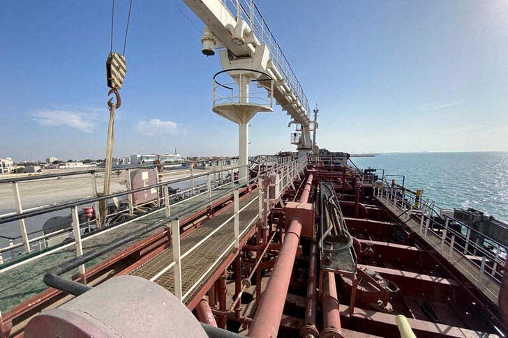 Нефть дорожает на фоне низкого уровня предложения, восстановления после пандемии Нефть дорожает на фоне низкого уровня предложения, восстановления после пандемии