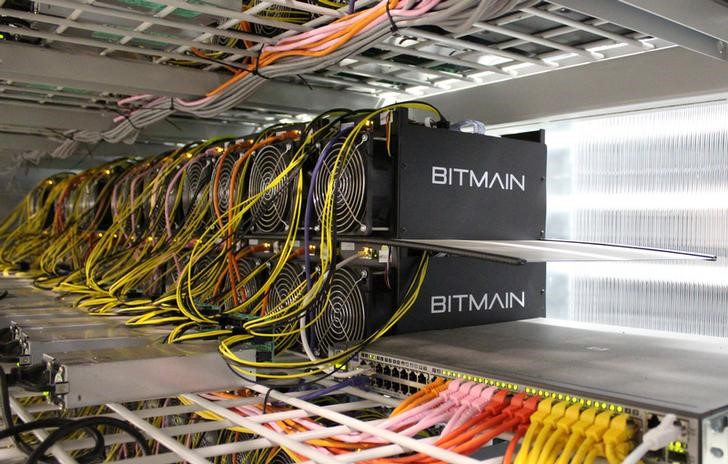 Покупать ли биткоины напрямую или инвестировать в акции майнинга? Покупать ли биткоины напрямую или инвестировать в акции майнинга?