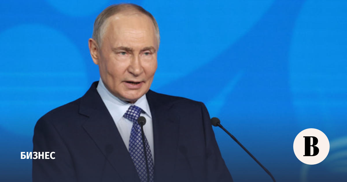 Путин поручил ускорить развитие Арктики и Трансарктического коридора