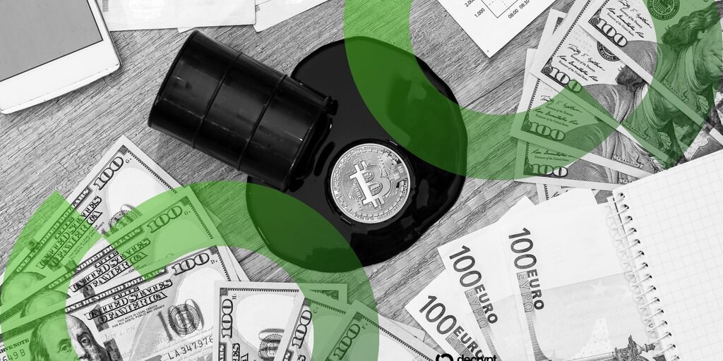 Биткоин вырос до $64 000 на фоне крупнейшего за шесть лет замедления инфляции