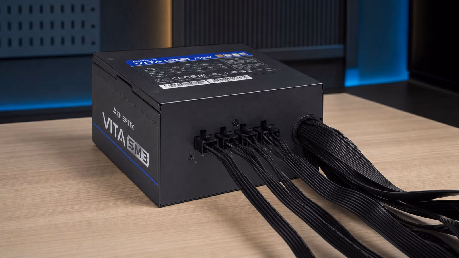 Chieftec Vita SM3 750W: ����� ���������� �� � ����������� ���������� �� 4%