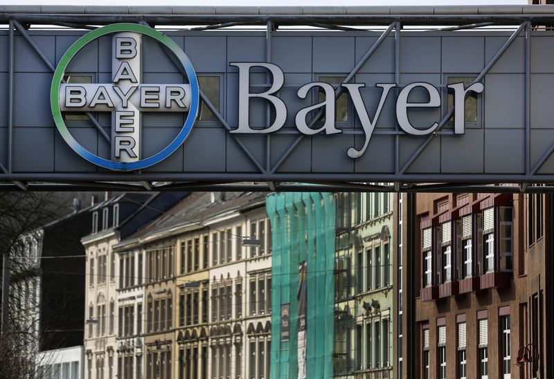 Акции Bayer упали после решения суда по делу о раке из-за гербицида